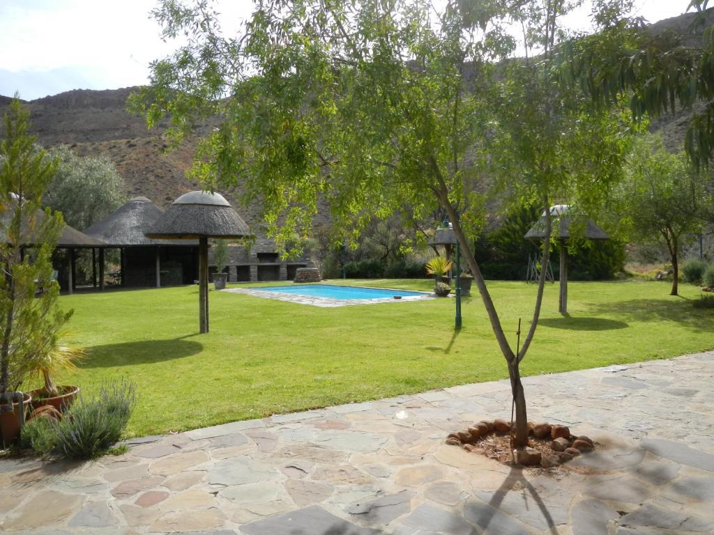 Lemoenfontein Guest House Бофорт Уест Екстериор снимка