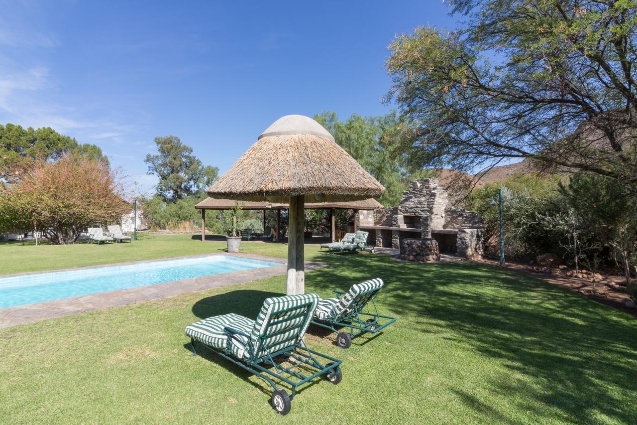 Lemoenfontein Guest House Бофорт Уест Екстериор снимка